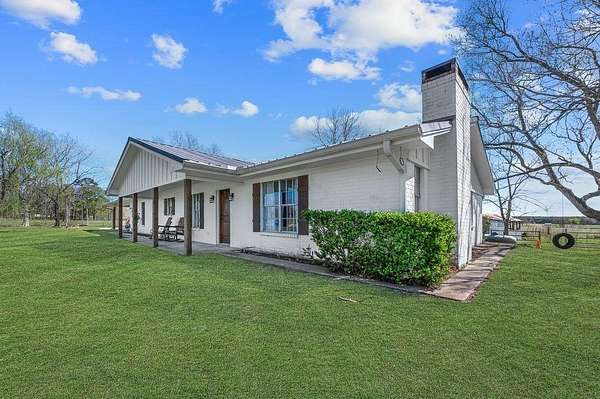 2.5 Acres of Land with Home for Sale in Lufkin, Texas
