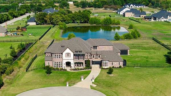 4.48 Acres of Land with Home for Sale in Lucas, Texas