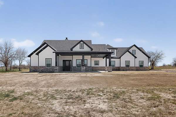 13.1 Acres of Land with Home for Sale in Sulphur Springs, Texas