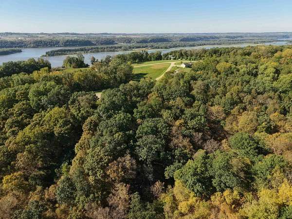 4.44 Acres of Residential Land for Sale in Cassville, Wisconsin