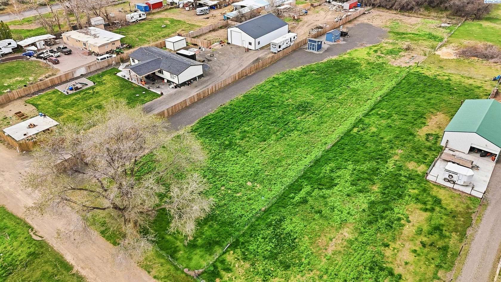 1.2 Acres of Residential Land for Sale in Benton City, Washington