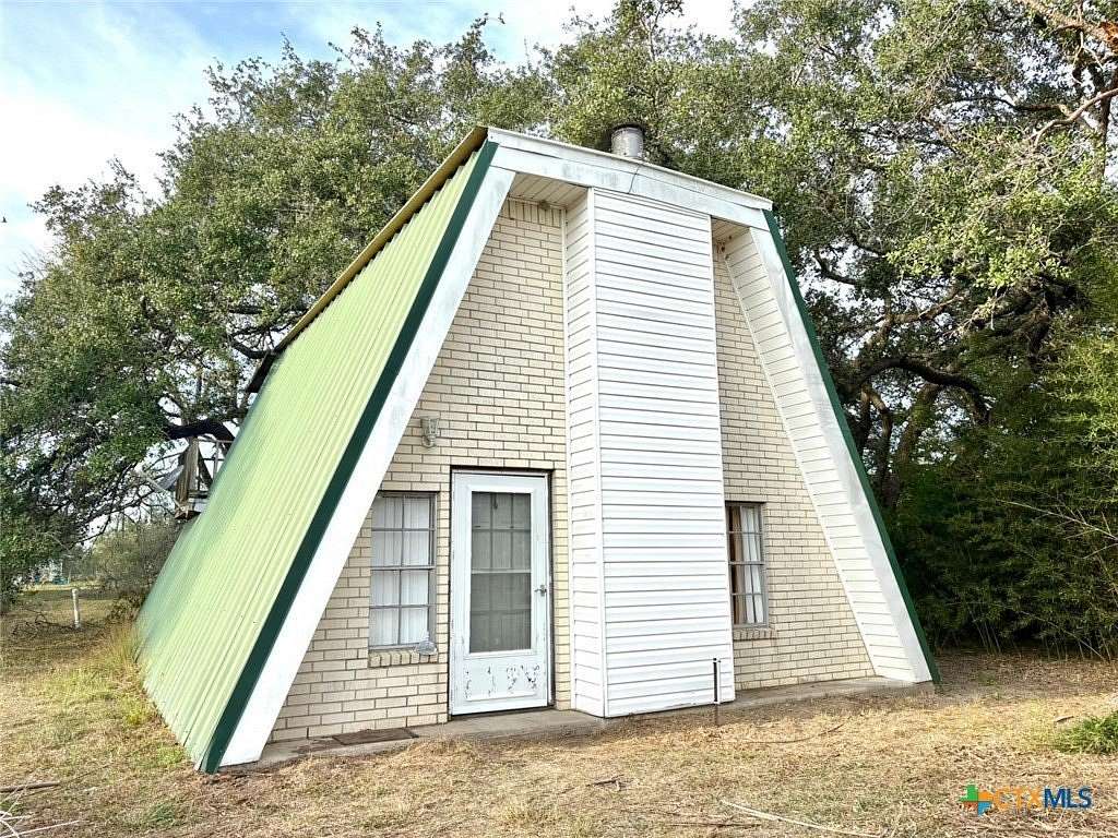 2.43 Acres of Land with Home for Sale in Victoria, Texas