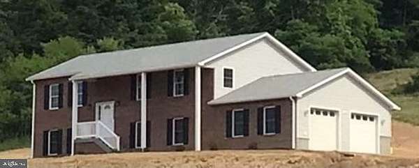 2.33 Acres of Land with Home for Lease in Front Royal, Virginia