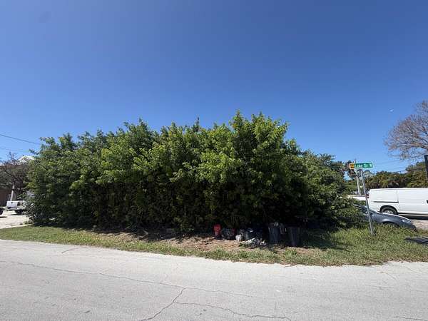 Residential Land for Sale in Summerland Key, Florida
