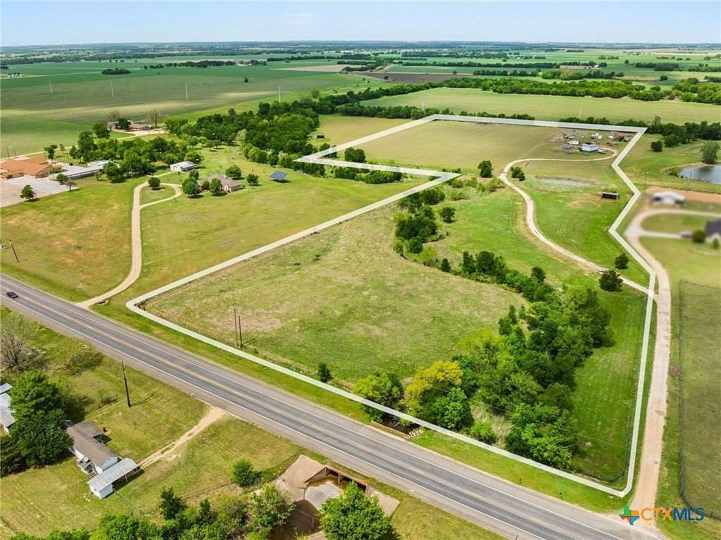 18.3 Acres of Land for Sale in Rogers, Texas