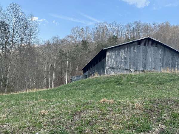 1 Acre of Land for Sale in Manchester, Kentucky