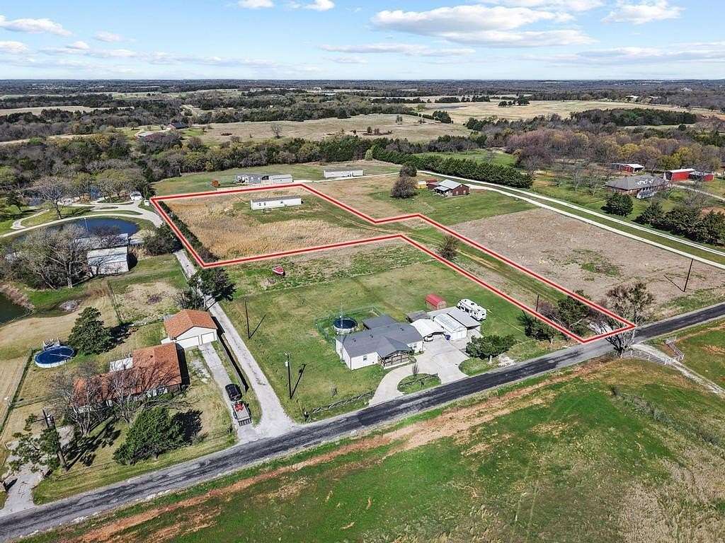 2.74 Acres of Land with Home for Sale in Whitesboro, Texas