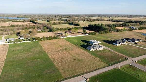 2 Acres of Residential Land for Sale in Sumner, Texas