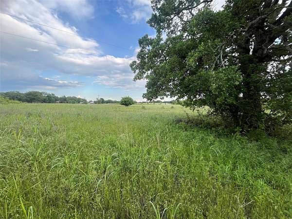 16 Acres of Land for Sale in Bowie, Texas