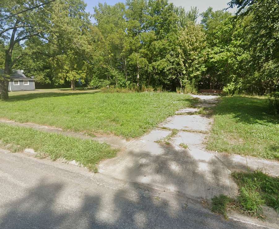 0.28 Acres of Residential Land for Sale in Benton, Illinois