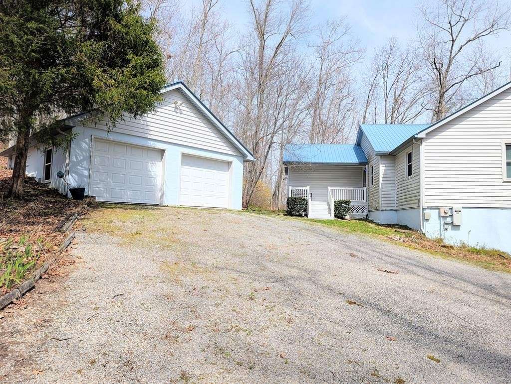 3.5 Acres of Land with Home for Sale in Monterey, Tennessee