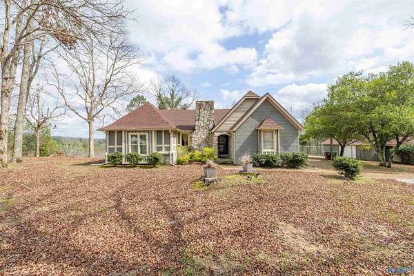 1.5 Acres of Land with Home for Sale in Hamilton, Alabama