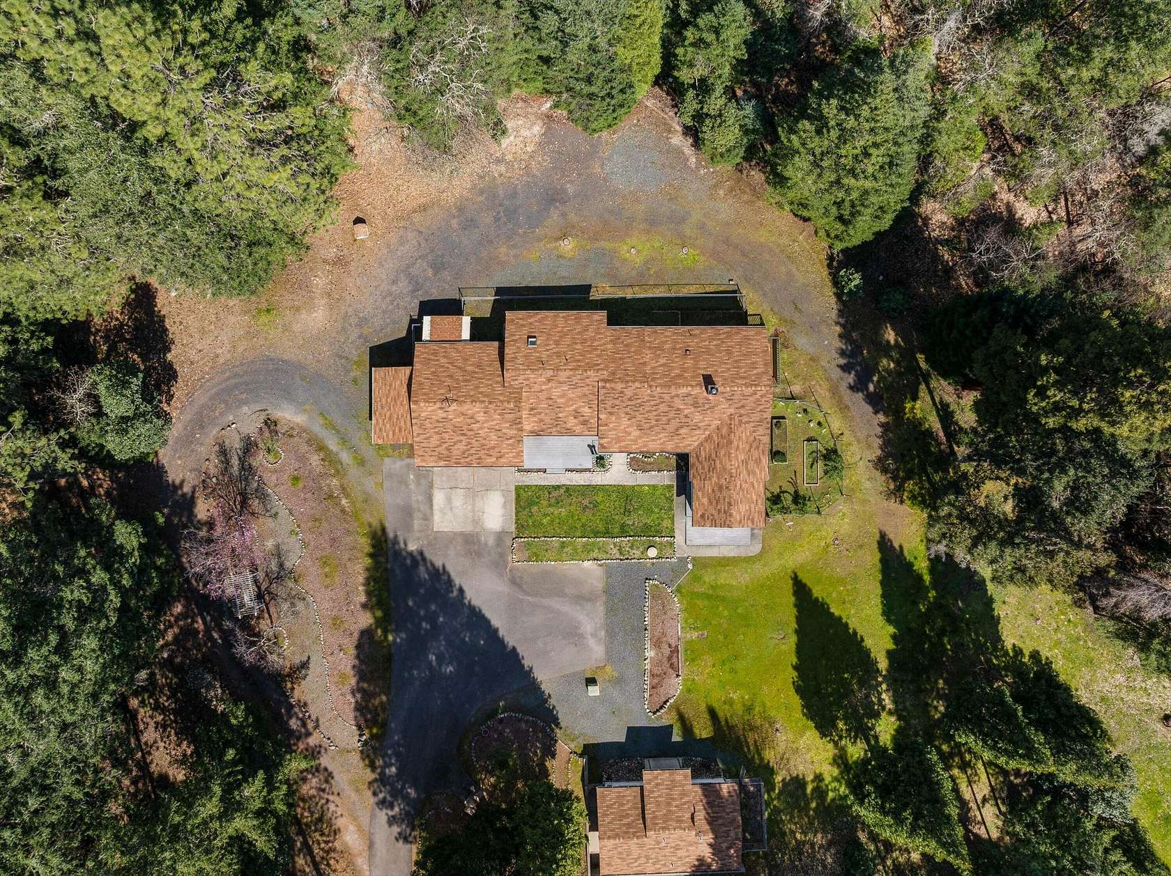 6.23 Acres of Land with Home for Sale in Grants Pass, Oregon