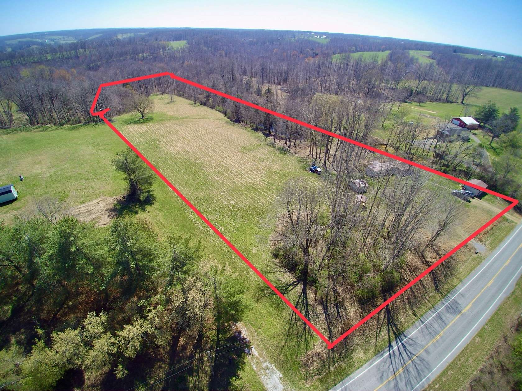 12 Acres of Land with Home for Sale in Lafayette, Tennessee