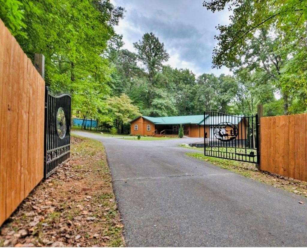 2.22 Acres of Land with Home for Sale in McCaysville, Georgia