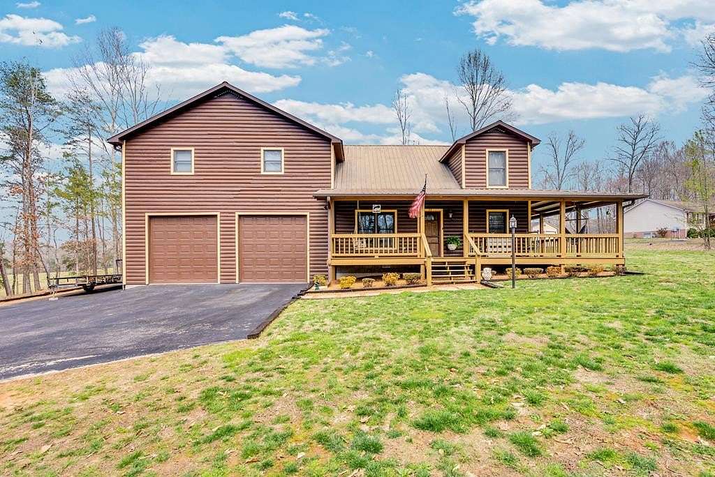 6 Acres of Land with Home for Sale in Sparta, Tennessee