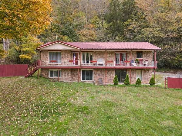 1.5 Acres of Land with Home for Sale in Gainesboro, Tennessee