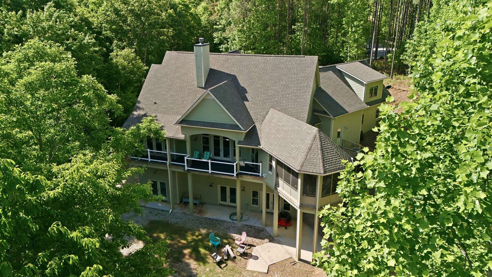 5.3 Acres of Land with Home for Sale in South Pittsburg, Tennessee