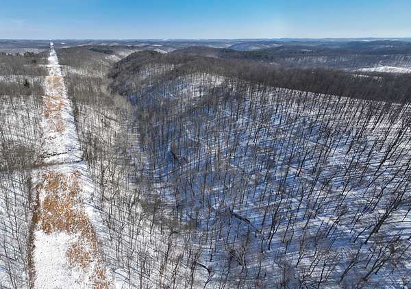 160 Acres of Land for Auction in Graysville, Ohio