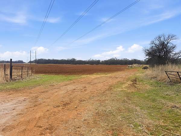 126 Acres of Land for Sale in Geronimo, Oklahoma