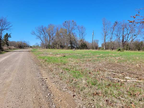 2 Acres of Residential Land for Sale in Detroit, Texas