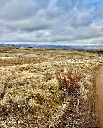 9.8 Acres of Land for Sale in Selah, Washington