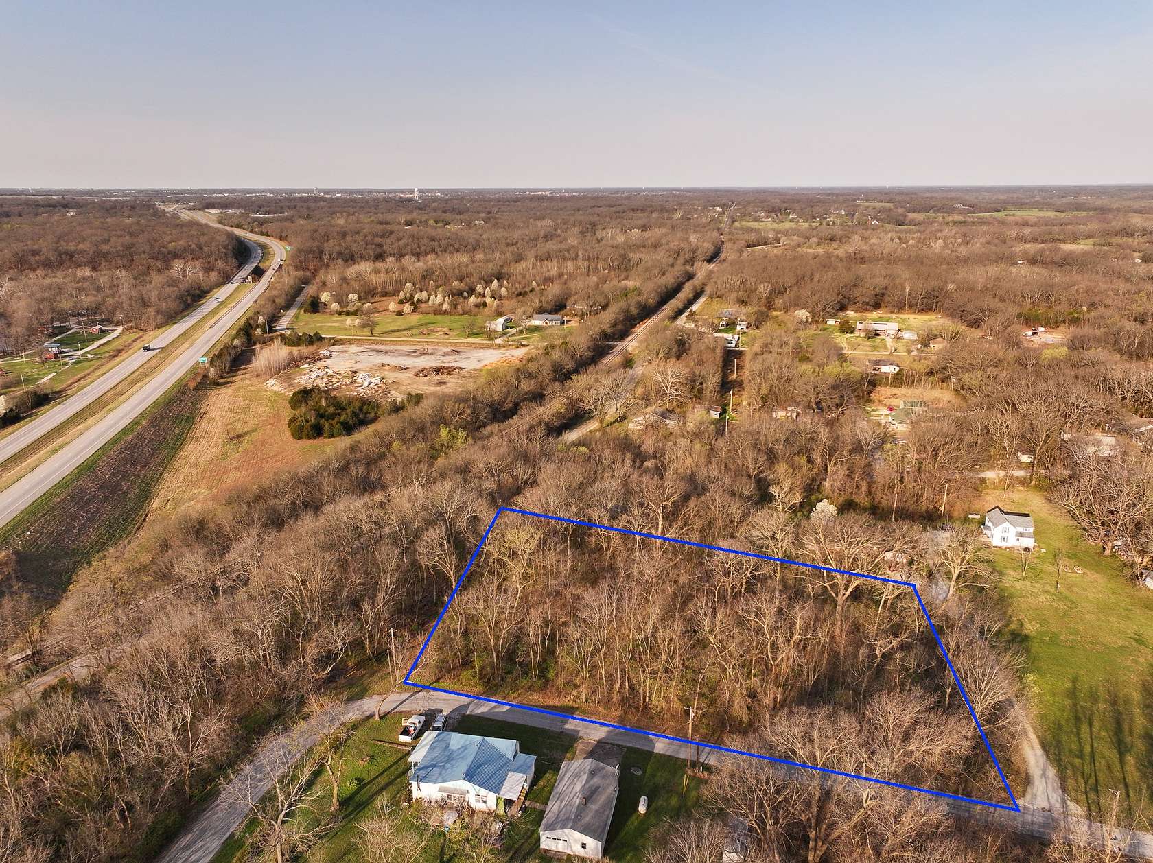 1 Acre of Residential Land for Sale in Carthage, Missouri