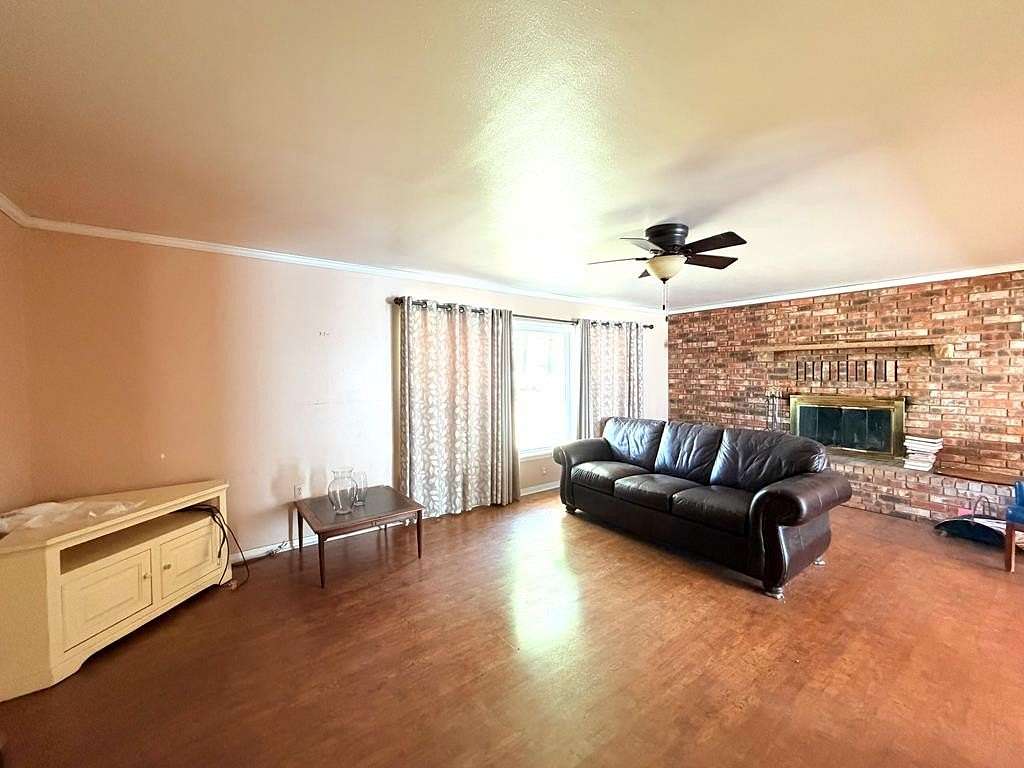 3.1 Acres of Land with Home for Sale in Joaquin, Texas