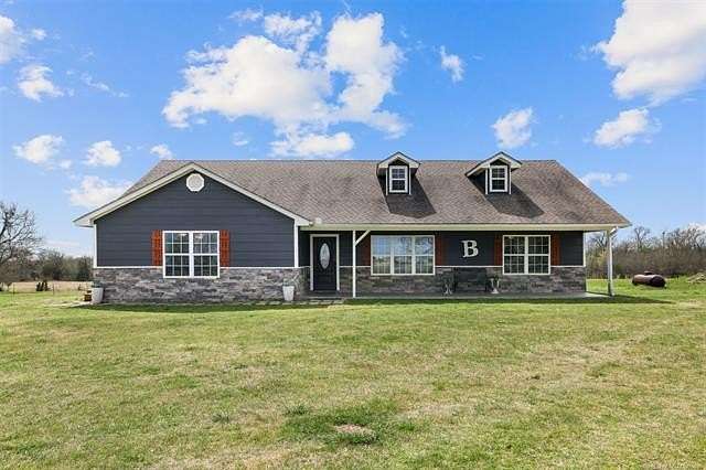 160 Acres of Land with Home for Sale in Valliant, Oklahoma