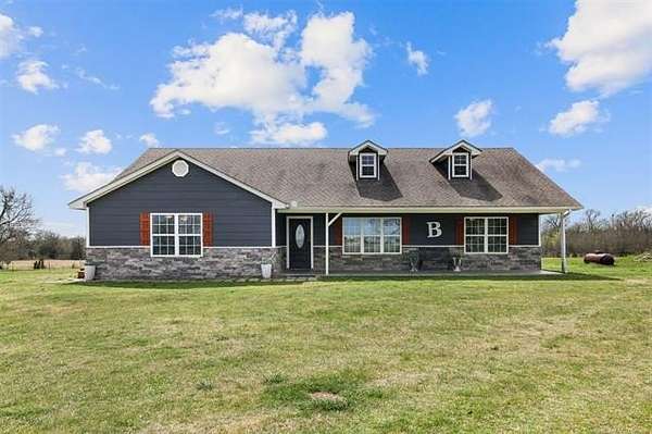 160 Acres of Land with Home for Sale in Valliant, Oklahoma