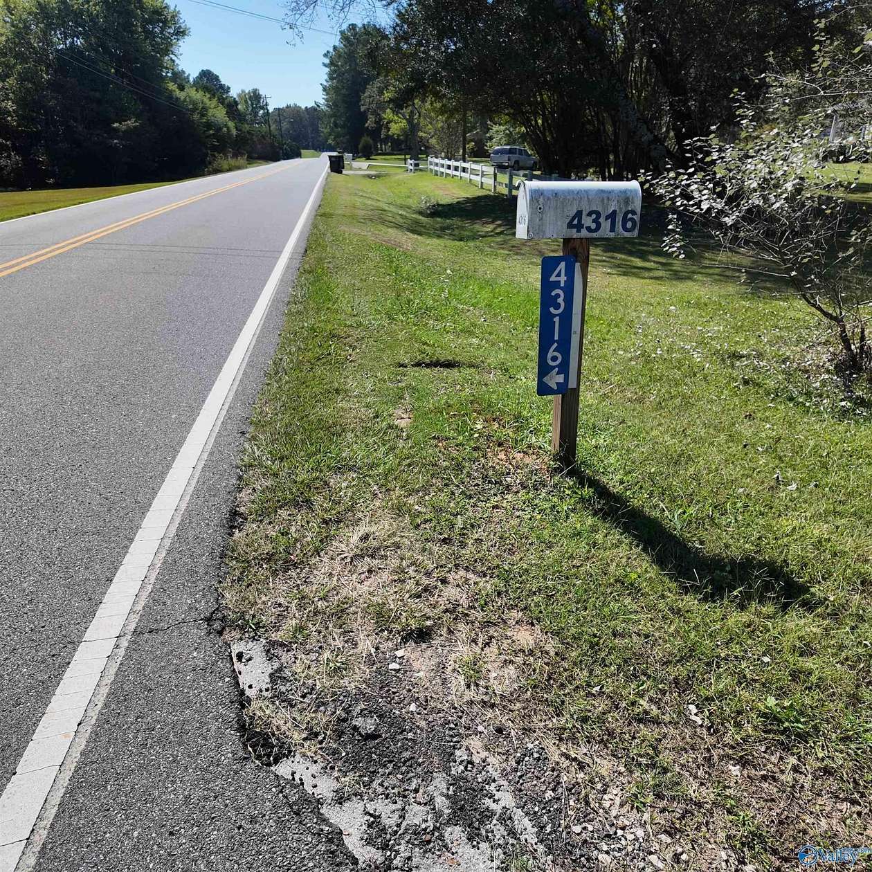 21 Acres of Land for Sale in Decatur, Alabama