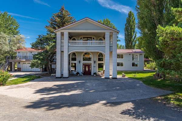 288 Acres of Land with Home for Sale in Christmas Valley, Oregon