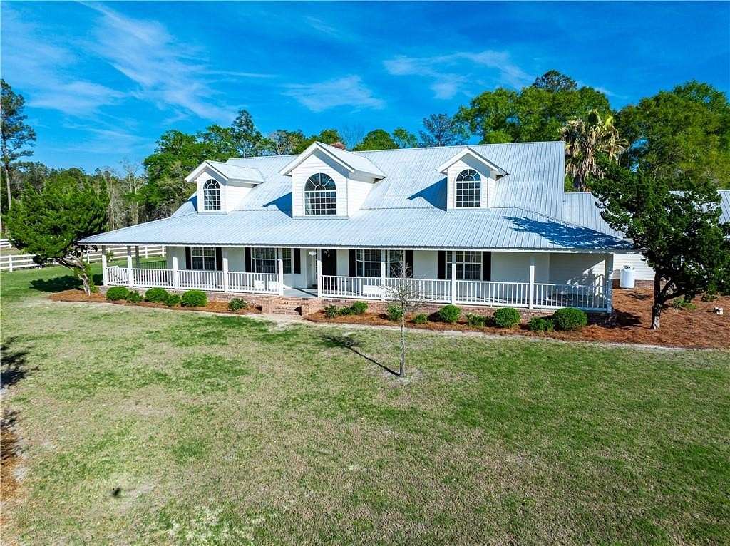 76 Acres of Land with Home for Sale in Patterson, Georgia