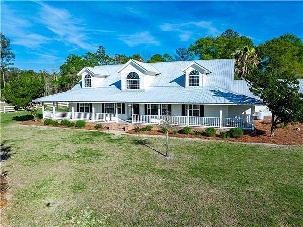 76 Acres of Land with Home for Sale in Patterson, Georgia