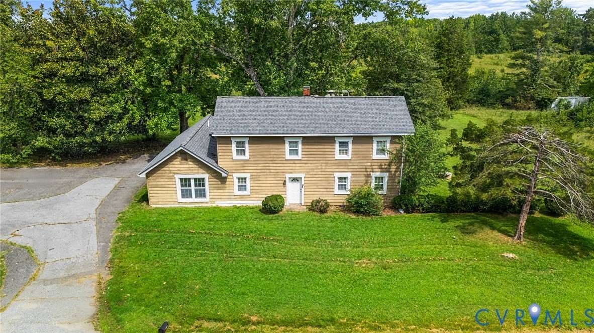 1.54 Acres of Land with Home for Sale in Farmville, Virginia
