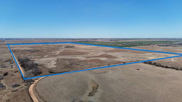 322 Acres of Land for Auction in Spivey, Kansas