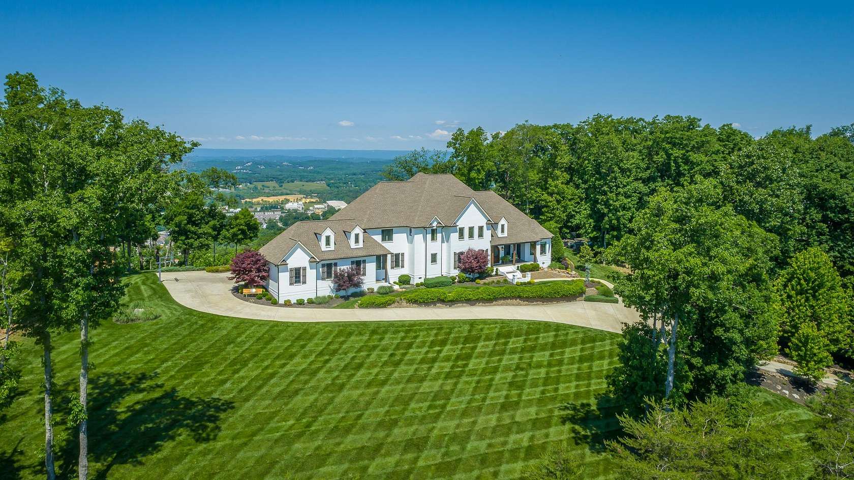 2.66 Acres of Land with Home for Sale in Ooltewah, Tennessee