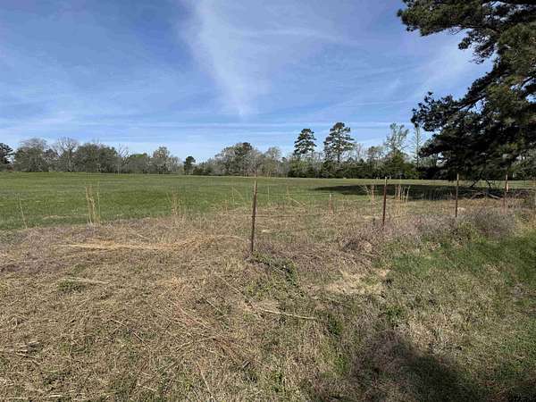 2.25 Acres of Land for Sale in Henderson, Texas