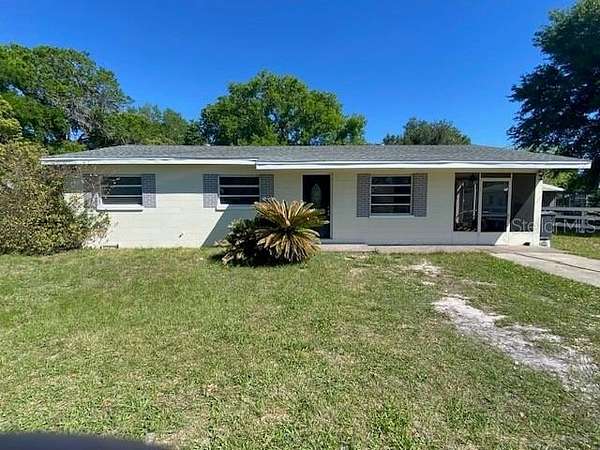 5 Acres of Land with Home for Lease in Plant City, Florida
