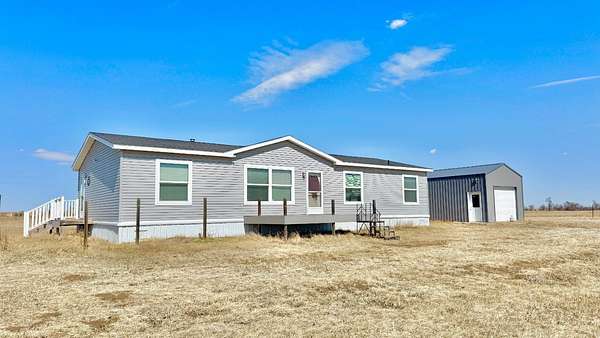 5.22 Acres of Land with Home for Sale in Hettinger, North Dakota