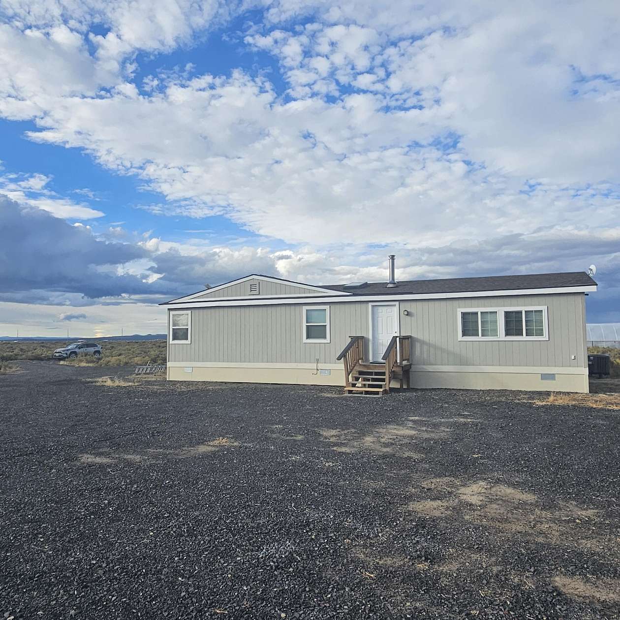 40 Acres of Land with Home for Sale in Christmas Valley, Oregon