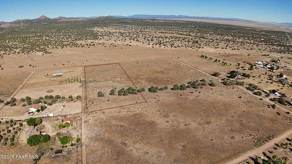 7 Acres of Land for Sale in Paulden, Arizona