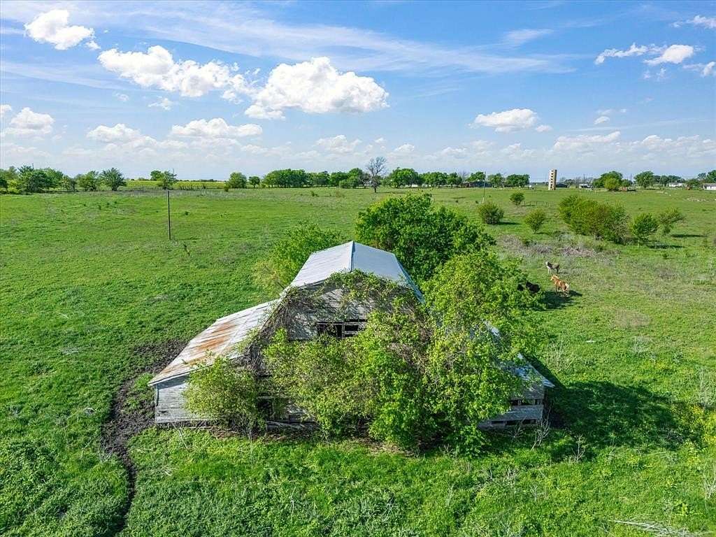 18 Acres of Land with Home for Sale in Waxahachie, Texas