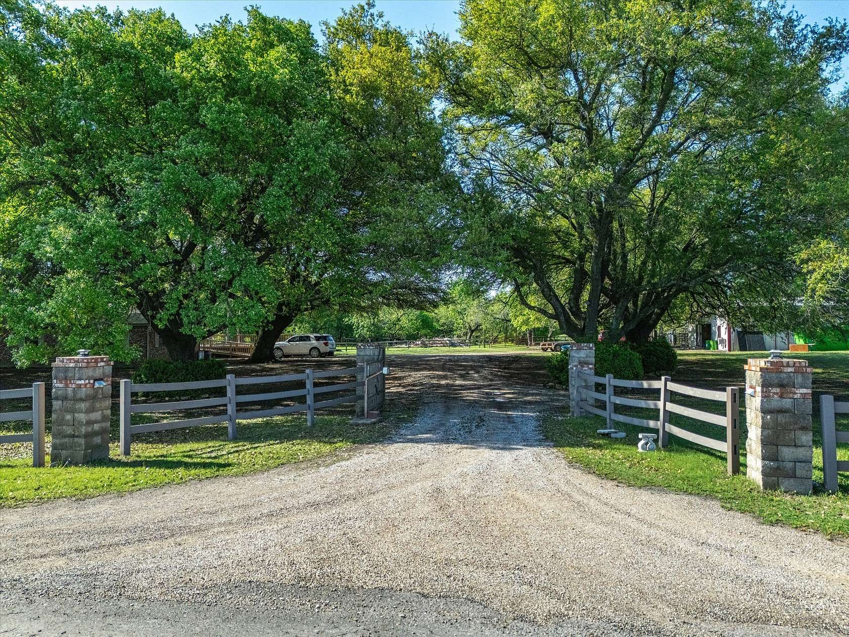 18 Acres of Land with Home for Sale in Waxahachie, Texas