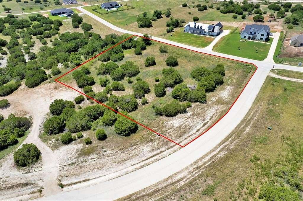 2 Acres of Residential Land for Sale in Cresson, Texas