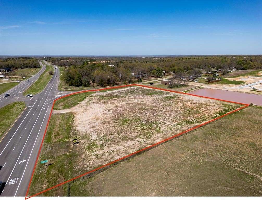3.67 Acres of Commercial Land for Sale in Powderly, Texas