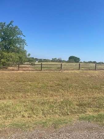 1 Acre of Residential Land for Sale in Streetman, Texas