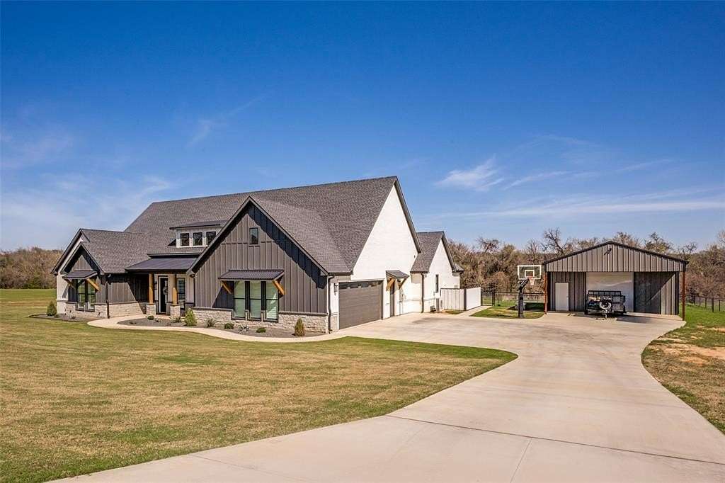 2.29 Acres of Land with Home for Sale in Decatur, Texas