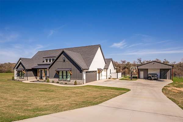 2.29 Acres of Land with Home for Sale in Decatur, Texas
