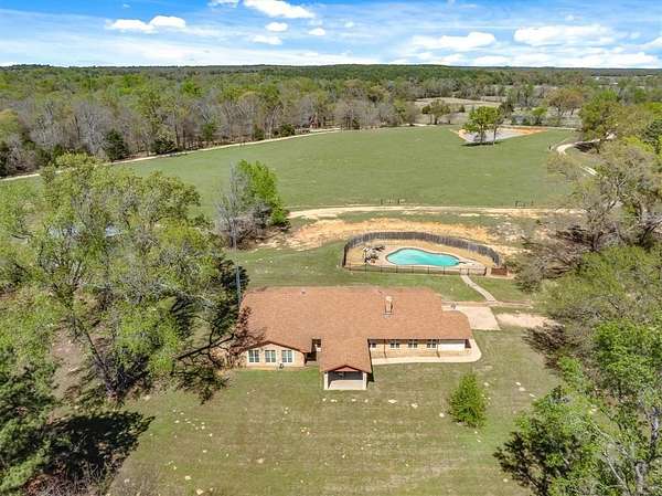 15 Acres of Land with Home for Sale in Canton, Texas